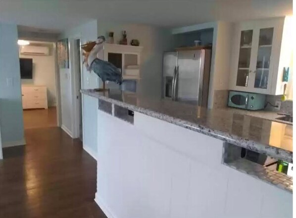 Interior - Beach and river view cottage with deck and specatuclar views. (Matagorda)