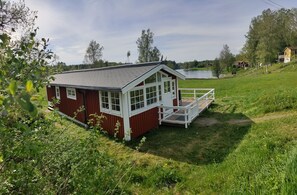 House | Exterior - Charming 2-bed House at the Lake Close Gustavsfors (Gustavsfors)