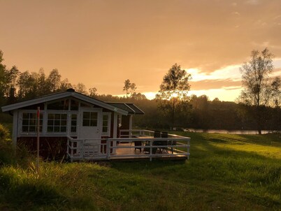 Charming 2-bed House at the Lake Close Gustavsfors