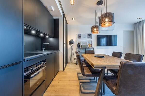 Fridge, microwave, oven, dishwasher