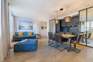 TV - Atelier, 2BR/2BA, 6 people (París)