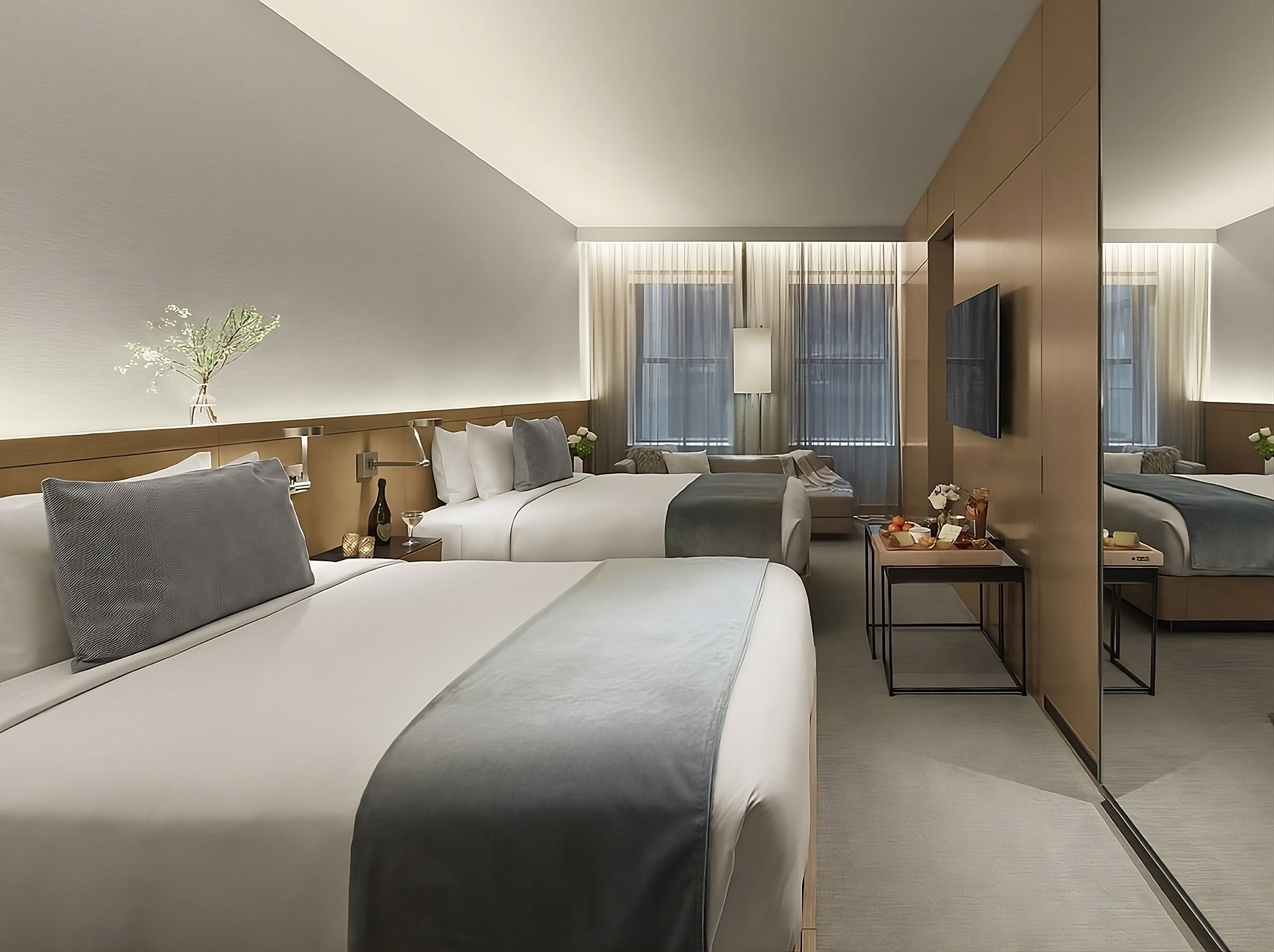 Great Deal! 3 Spacious Units, Close To Popular Landmarks and Trendy Bars!