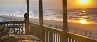 Beachfront  Steps to the Sand  Gulf Views  Pet-Friendly Galveston West End