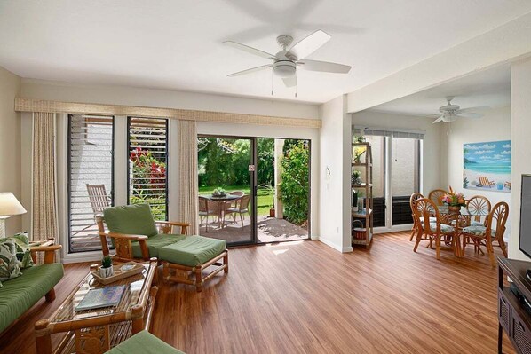 Televisión, reproductor de DVD y estéreo 