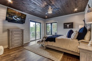 4 bedrooms, free WiFi, bed sheets