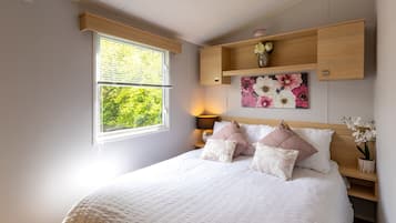 Familiehusvogn, privat bad, hageutsikt (Luxury Static Caravan) | 3 soverom