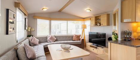 Family Mobile Home, Private Bathroom, Garden View (Luxury Static Caravan) | Lounge