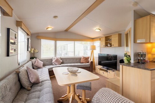 Inside No. 9 Retreat