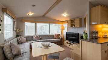 Mobile Familienunterkunft, eigenes Bad, Gartenblick (Luxury Static Caravan) | Lounge