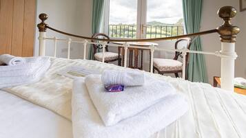 House | 6 bilik tidur, seterika/papan seterika, Wi-fi percuma, cadar katil