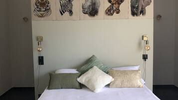 3 slaapkamers, reisbedje, wifi, beddengoed