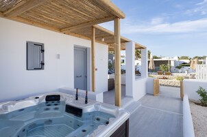 Suíte estúdio júnior, 1 cama Queen, banheira de imersão | Terraço/pátio