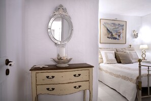 4 عدّة غرف نوم ومكواة/لوح كي وواي فاي وملاءات أسرّة