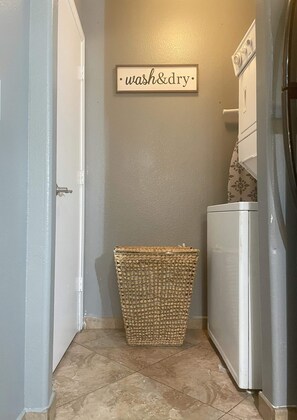 Interior - Retreat In The Dessert!🌵☀️🌊 (Las Vegas)