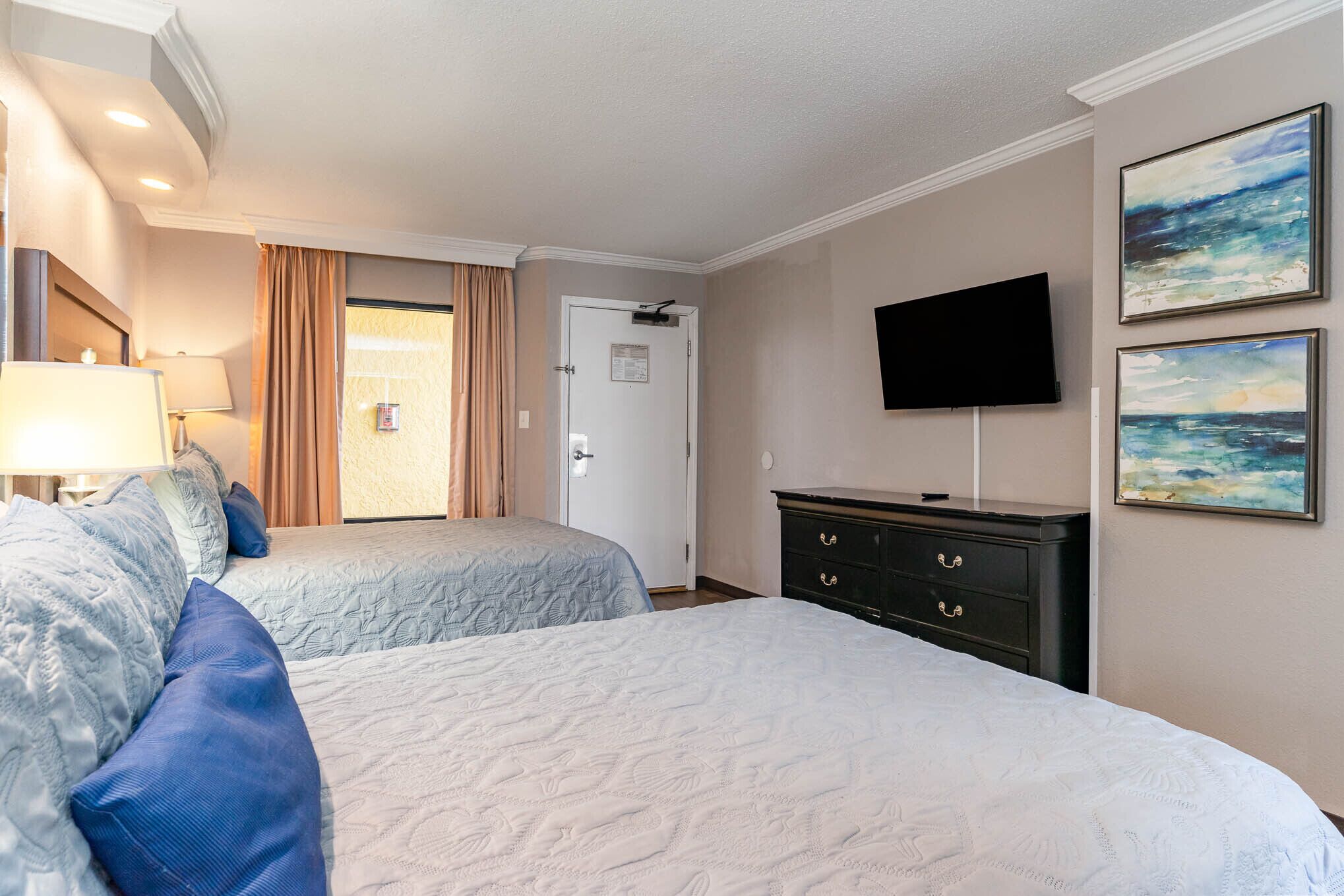 WATCH DOLPHIN PLAY FROM THIS OCEANFRONT MYRTLE BEACH CONDO