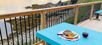 Spencer Salt-Side Cottage (Twillingate)