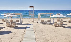 Playa privada y servicio gratuito de transporte a la playa
