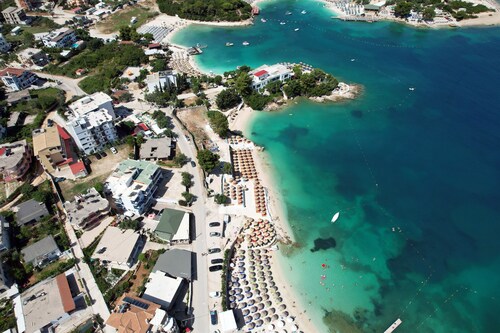 Esmerald Hotel