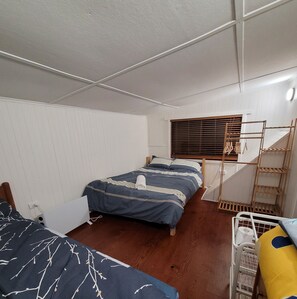 4 bedrooms, iron/ironing board