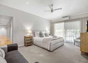 4 makuuhuonetta, silitysrauta/-lauta, Wi-Fi