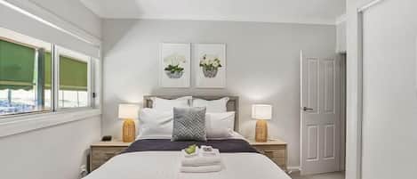 4 bedrooms, iron/ironing board, WiFi