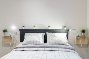 3 slaapkamers, een strijkplank/strijkijzer, gratis wifi, beddengoed