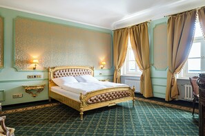 尊尚雙人房 | 高級寢具、迷你吧、房內夾萬、獨特設計