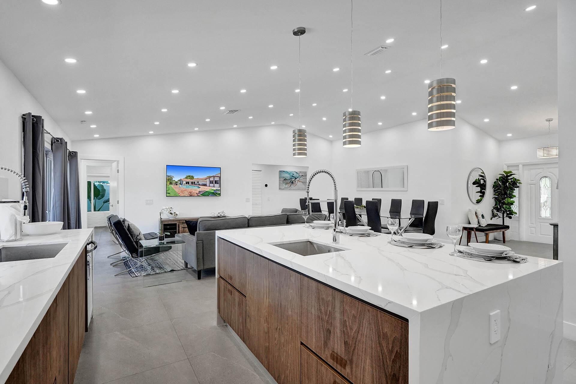 Stunning House with Private Pool & Game Room