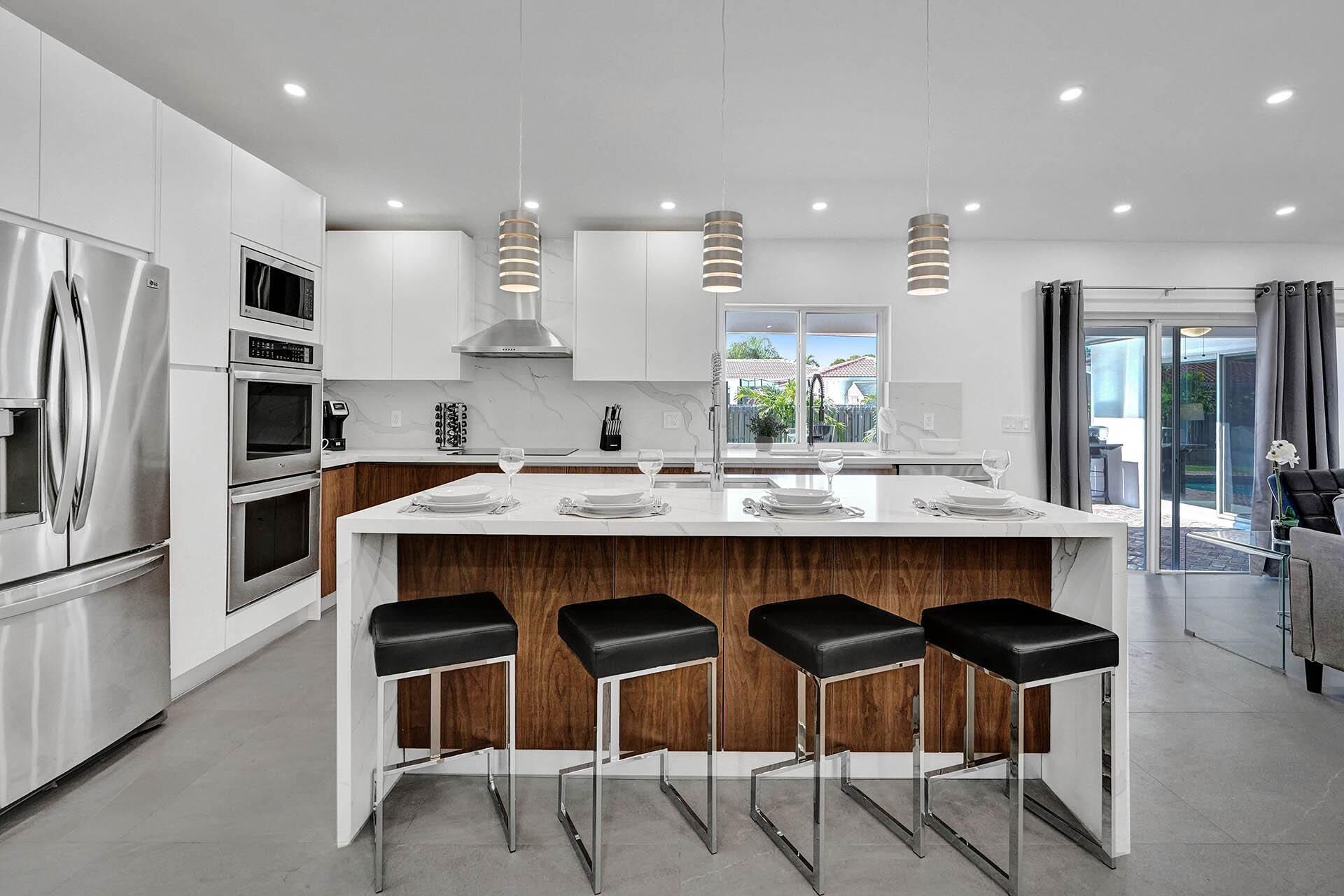 Stunning House with Private Pool & Game Room