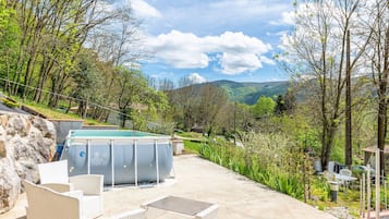 Bañera de hidromasaje al aire libre