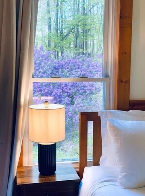 2 bedrooms, iron/ironing board, travel cot, free WiFi