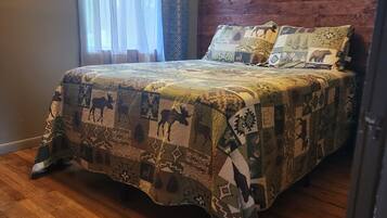 3 bedrooms, desk, iron/ironing board, free WiFi