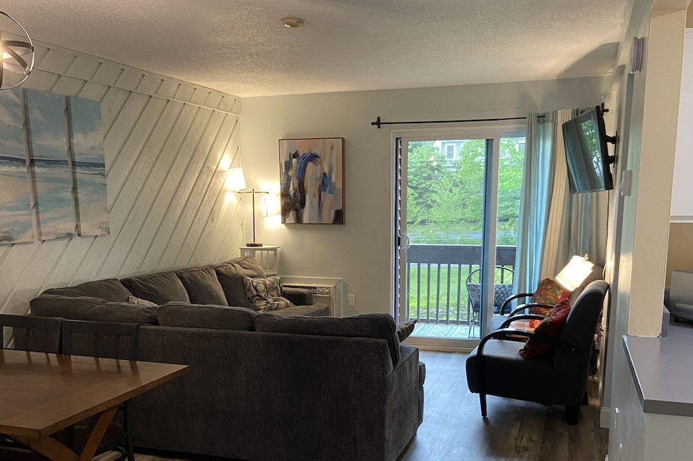 Convenient location to Weirs Beach at Lake Winnipesaukee