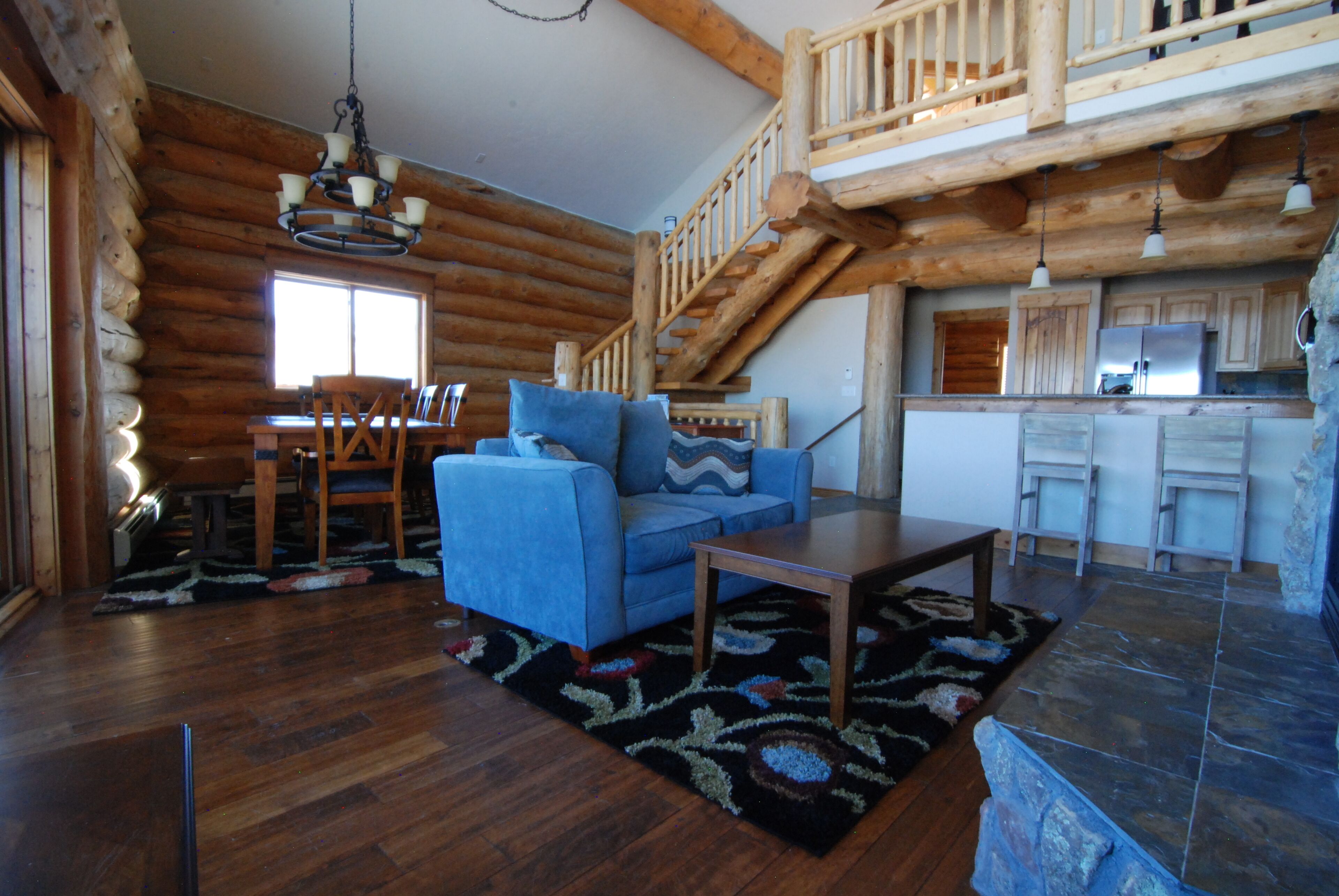 Luxurious Downtown Log Cabin