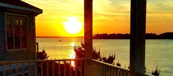 Breathtaking Sunrise-Sunset Views From Waterfront Home with Elevator