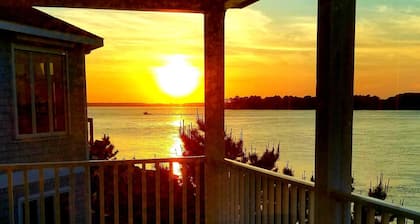 Breathtaking Sunrise-Sunset Views From Waterfront Home with Elevator
