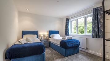 3 slaapkamers, een strijkplank/strijkijzer, wifi