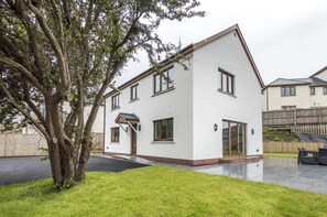 Exterior - Martello View - 3 Bedroom Holiday Home - Llanreath (Pembroke Dock)