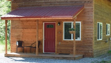 Cabane Familiale, salle de bains attenante (Willow Cabin) | Extérieur