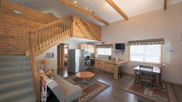 Family Cabin, Ensuite (Willow Cabin) | Interior