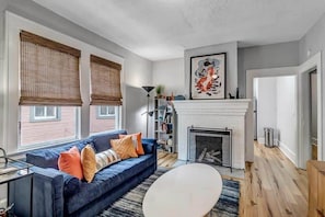 Unclassified image, 5 of 42, button