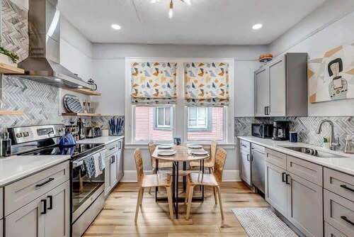 Forth House - charming 2 BR apt in historic SPR!!!