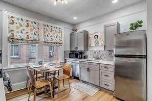 Unclassified image, 5 of 42, button