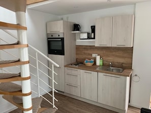 KĂŒhlschrank, Ofen, Herdplatte, GeschirrspĂŒler