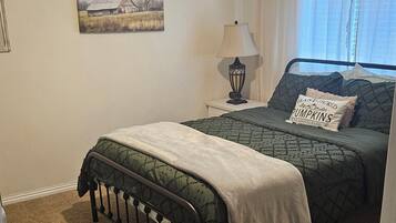 2 bedrooms, iron/ironing board, free WiFi, bed sheets