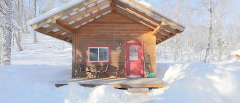 Cabane Supérieure, salle de bains attenante (Spruce Cabin) | Extérieur