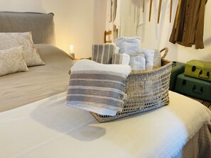1 chambre, fer et planche à repasser, Wi-Fi gratuit, draps fournis