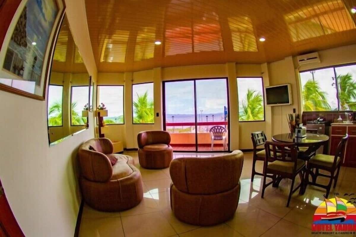 Honeymoon Room | Balcony