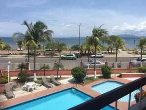 2 outdoor pools, open 8:00 AM to 9:00 PM, free pool cabanas - Hotel Yadran (Puntarenas)