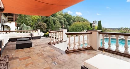 Welcome to @ViewLaneVilla "Insta/IG" NJ Mediterranean Villa with Lake Views